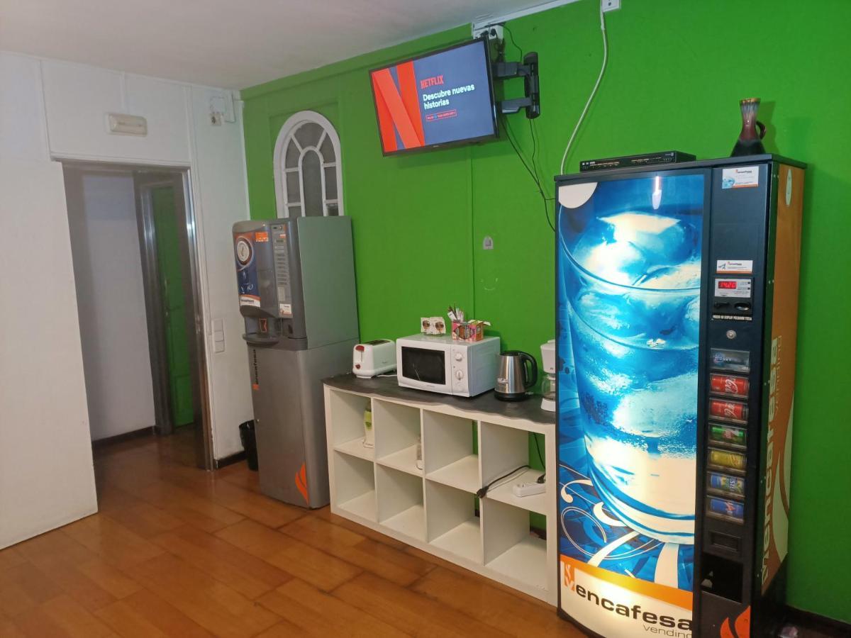 ברצלונה Diagonal House Hostel מראה חיצוני תמונה