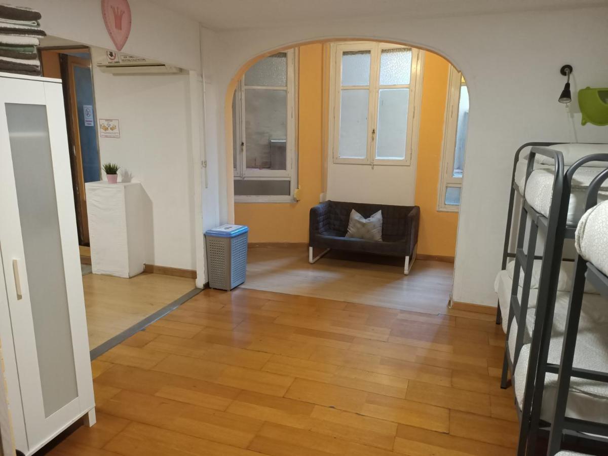 ברצלונה Diagonal House Hostel מראה חיצוני תמונה