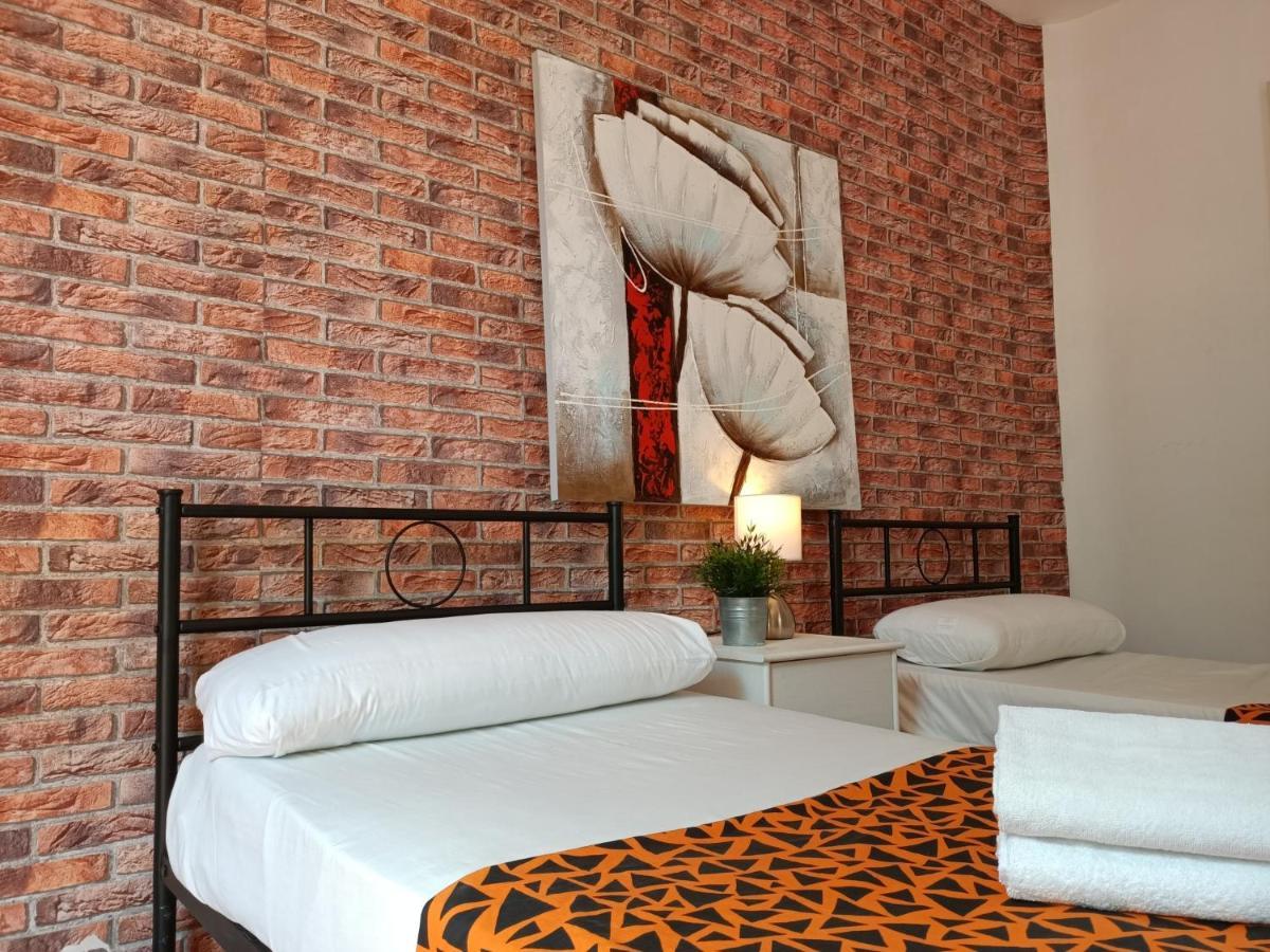 ברצלונה Diagonal House Hostel חדר תמונה