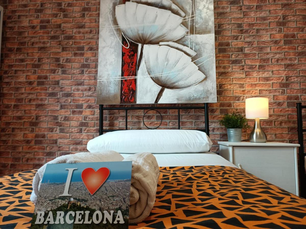 ברצלונה Diagonal House Hostel מראה חיצוני תמונה