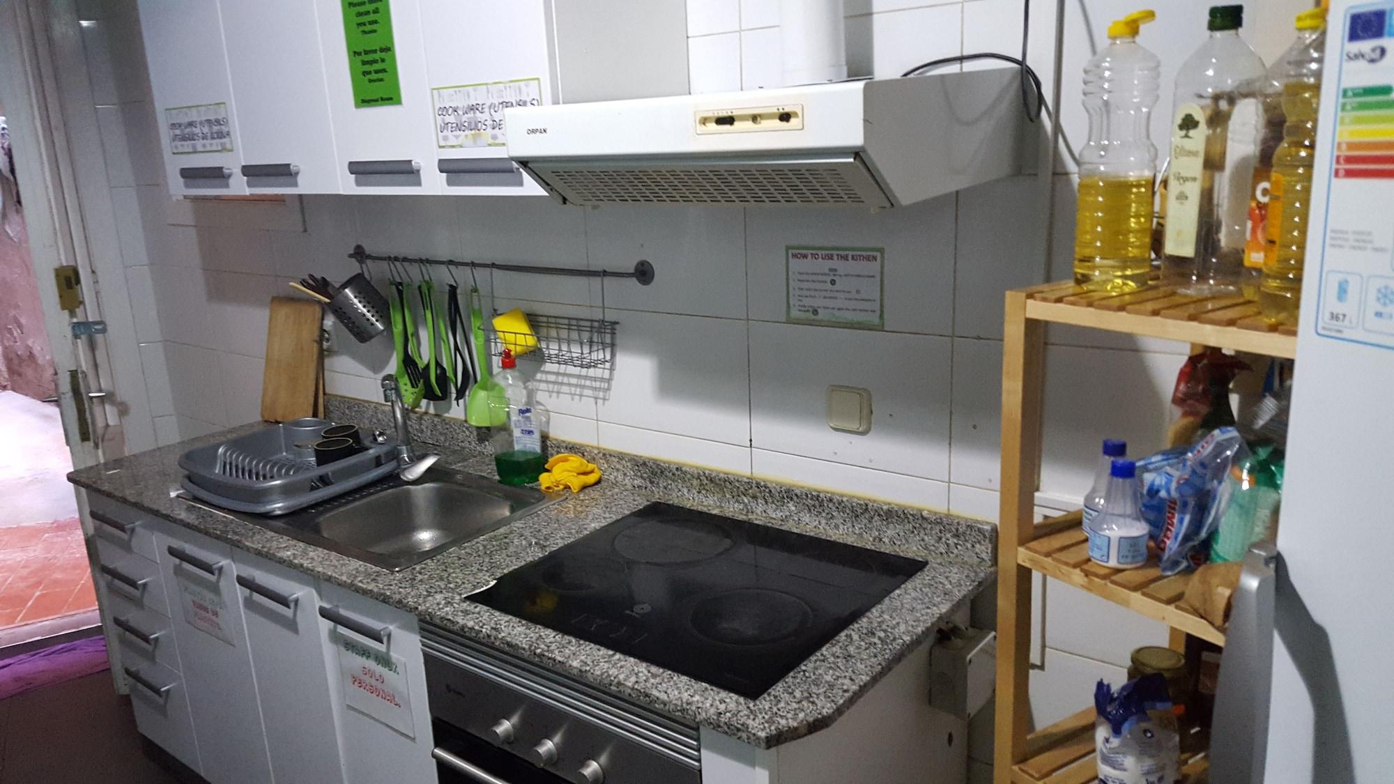 ברצלונה Diagonal House Hostel מראה חיצוני תמונה