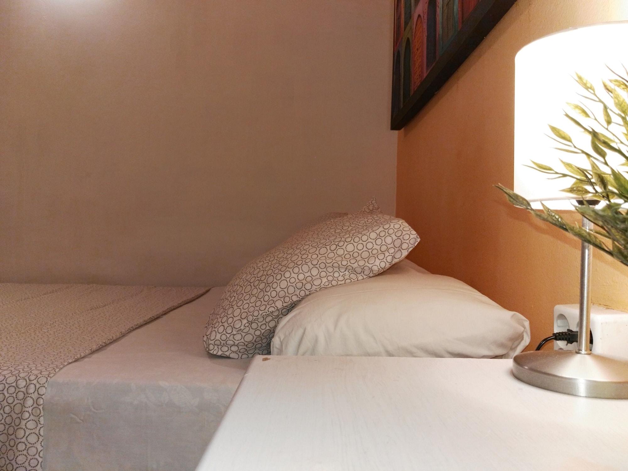 ברצלונה Diagonal House Hostel מראה חיצוני תמונה