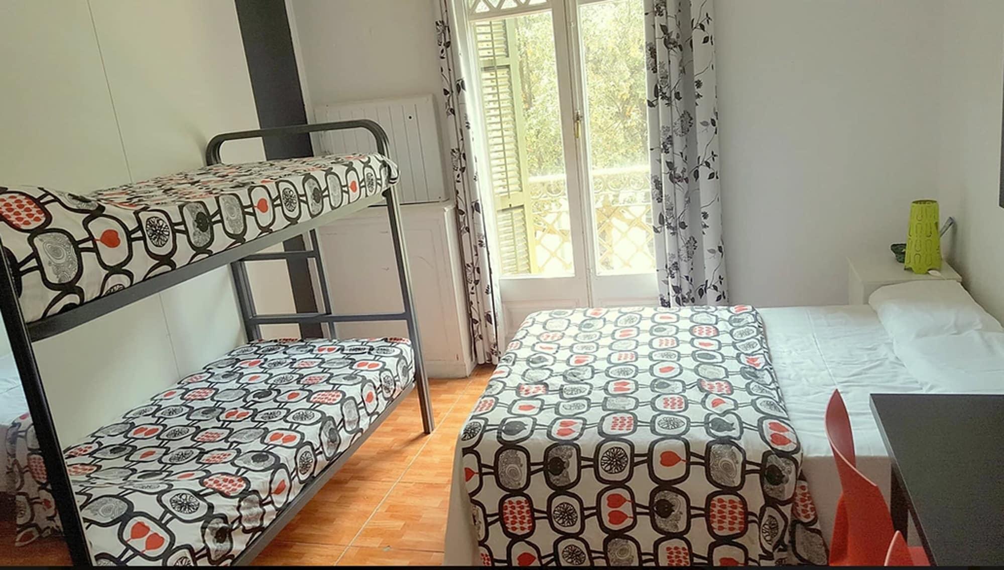 ברצלונה Diagonal House Hostel מראה חיצוני תמונה