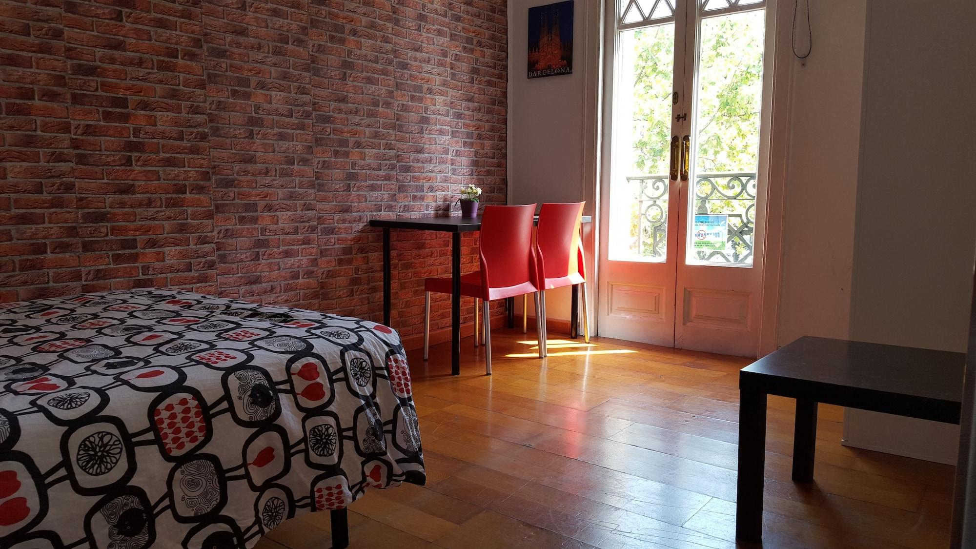 ברצלונה Diagonal House Hostel מראה חיצוני תמונה