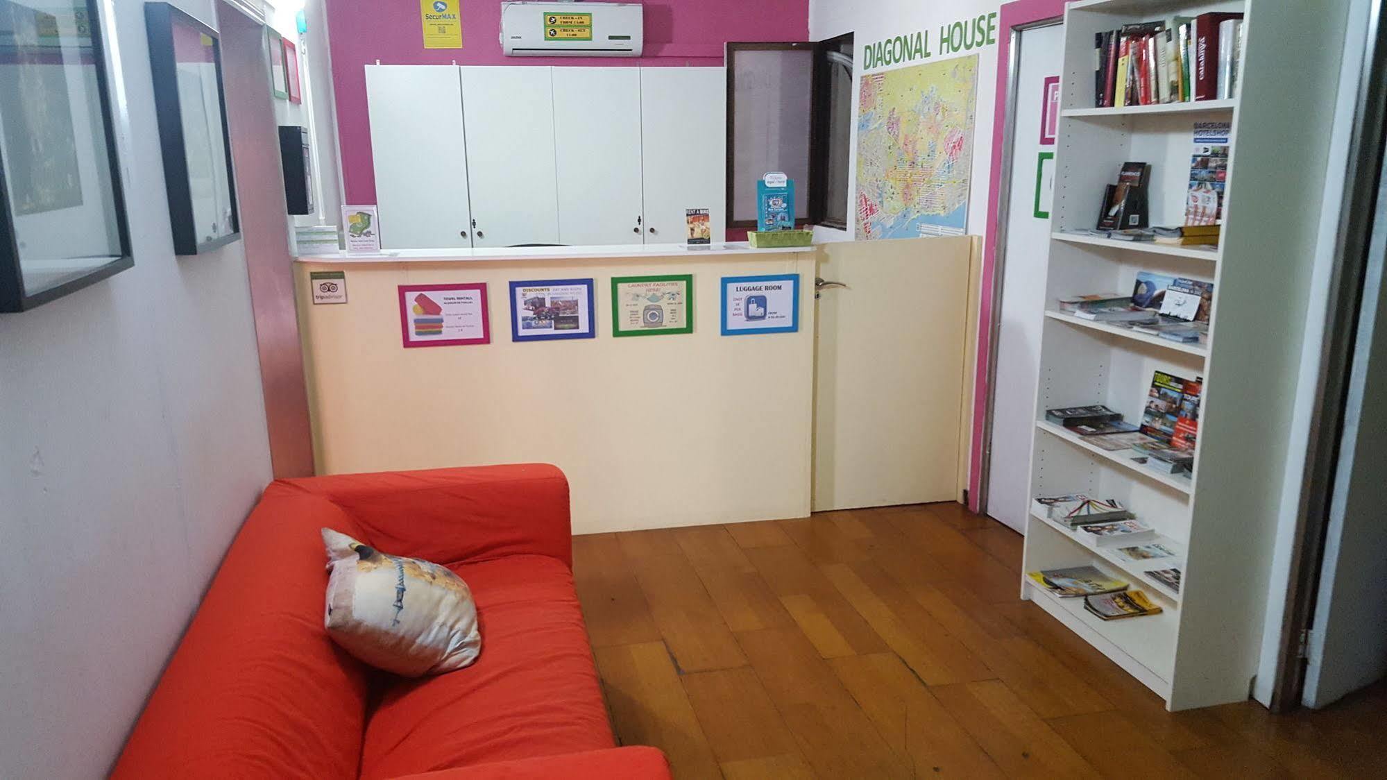 ברצלונה Diagonal House Hostel מראה חיצוני תמונה